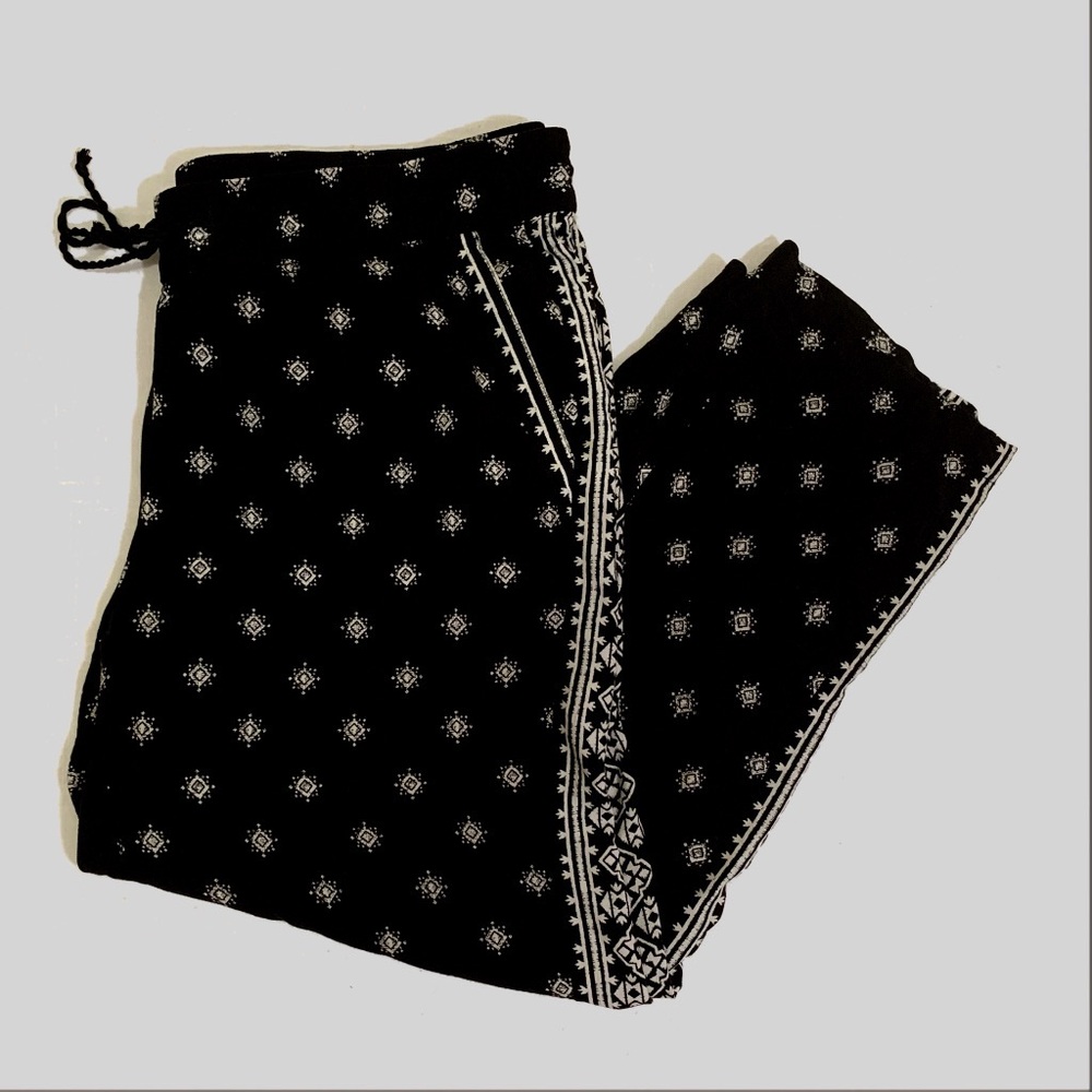 Old Navy Drawstring Capri Soft-Pant